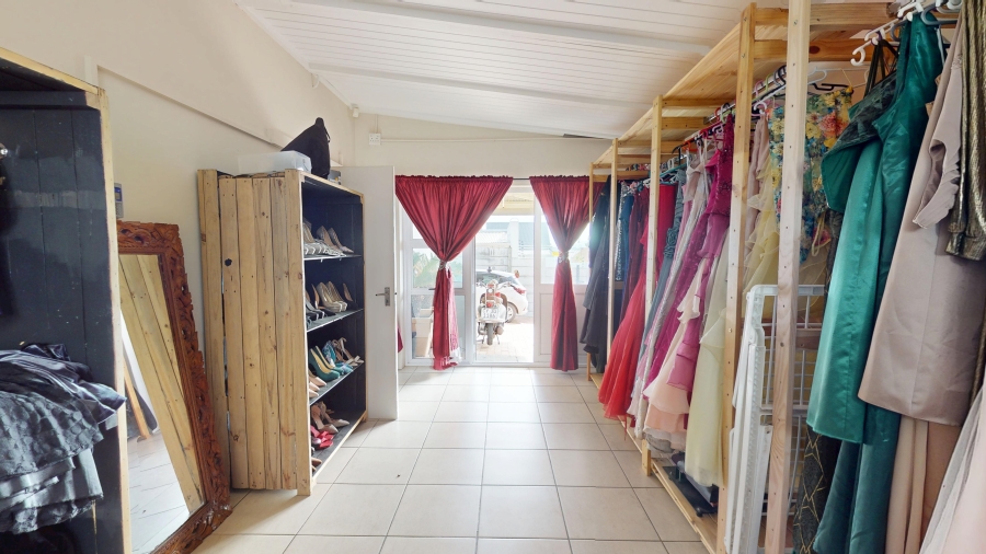 3 Bedroom Property for Sale in Uitsig Western Cape